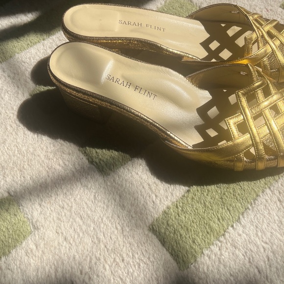 Sarah Flint Gold Heel Mules - Picture 3 of 10